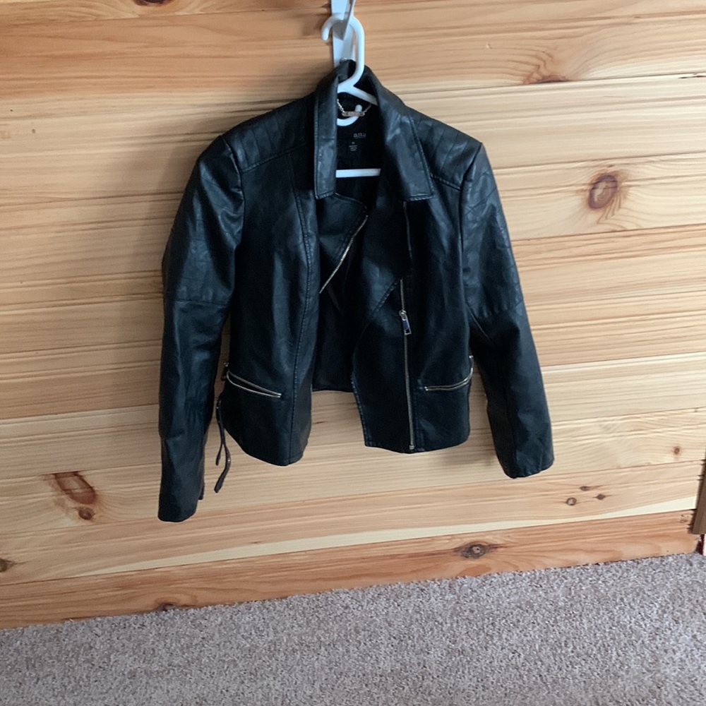 Woman’s leather jacket medium Ana